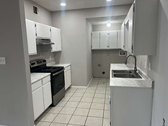 4th image of 7620 Windsor Oaks