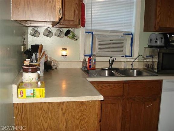 2nd image of 1216 Lawndale Ave