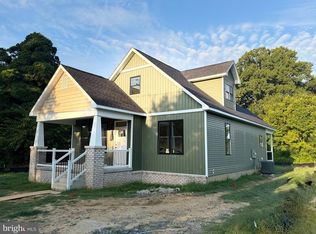 19 Bancroft Ave, Colonial Beach, VA 22443