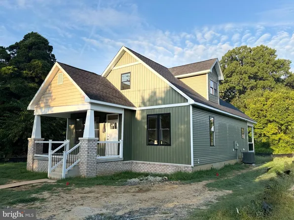 19 Bancroft Ave, Colonial Beach, VA 22443