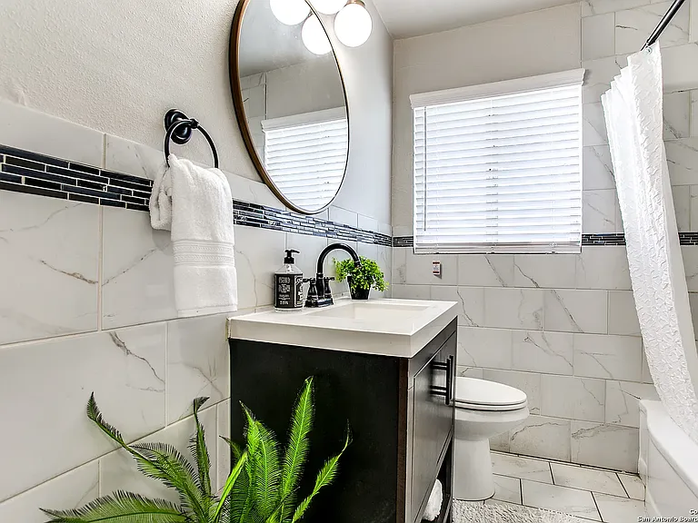 349 Laurelwood Dr — Photo 9