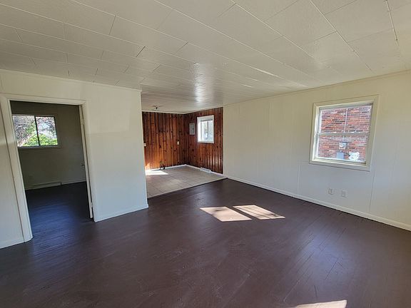 4th image of 208 Erwin St