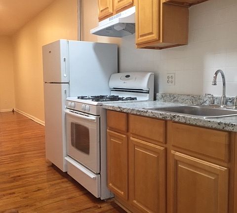 4th image of 550 11th St APT 4L
