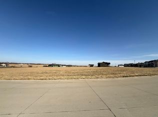 1688 Highland Hls, Sioux Center, IA 51250