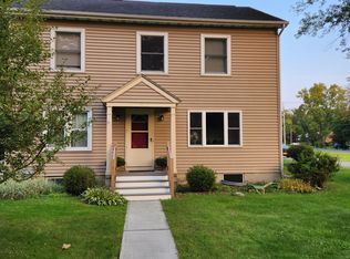 1 Eileen Dr, Rensselaer, NY 12144