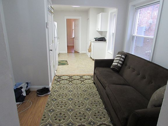 5th image of 2008 Rosewood Ave APT B