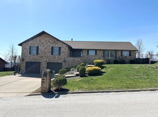 11 Fieldcrest Dr, Wheeling, WV 26003