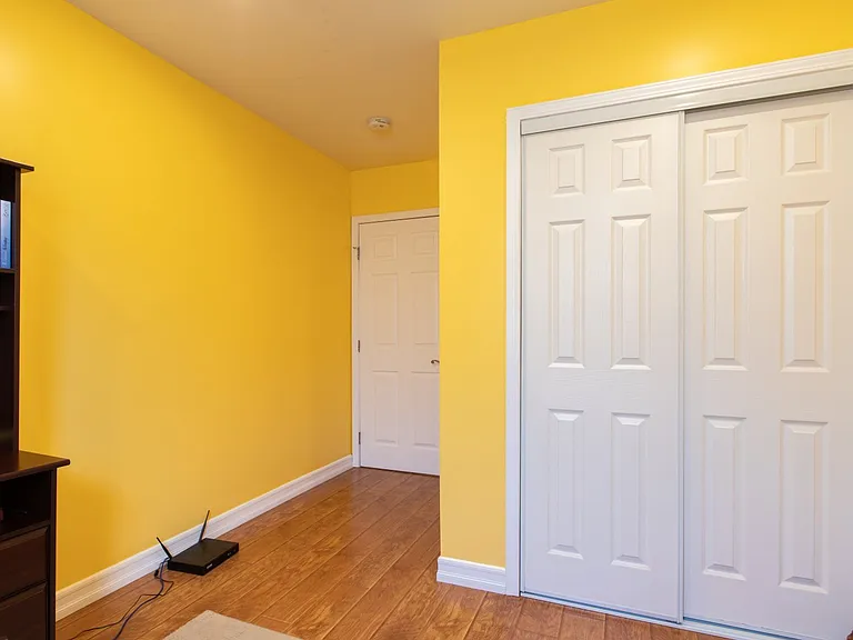 336 W Lexington Dr — Photo 18