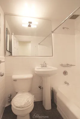 Rented by City Connections Realty | media 15