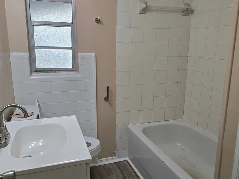 1001 N Bracewell Dr — Photo 21