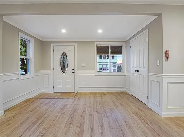 4411 Edson Avenue image 9 of 27