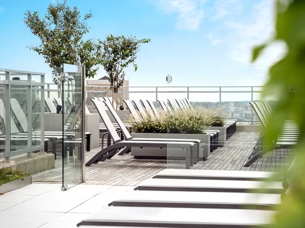 300 East 34th Street image 27 of 47