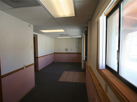 3rd image of 634 W Country Club Blvd
