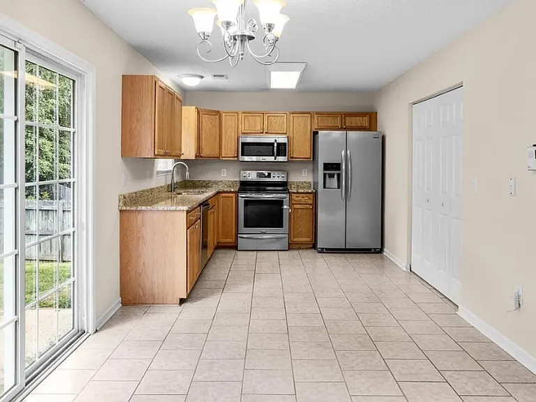 507 Hamilton Chase Dr — Photo 5