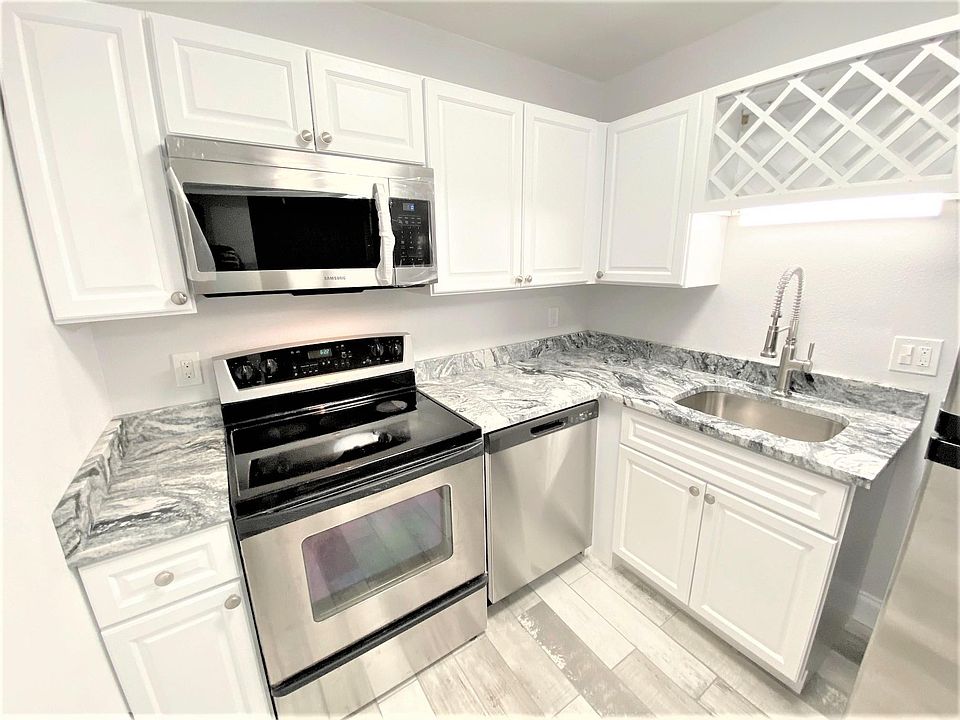 1st image of 150 41st Ave N #409