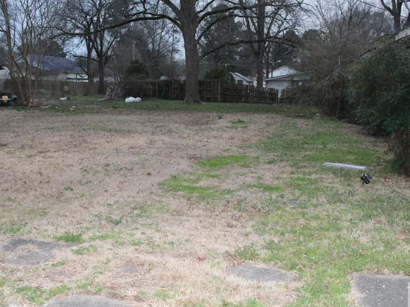 1013 W 5th St, Hope, AR 71801
