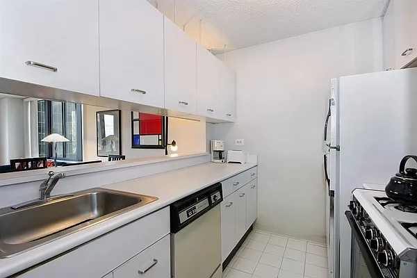 Rented by Corcoran | media 13