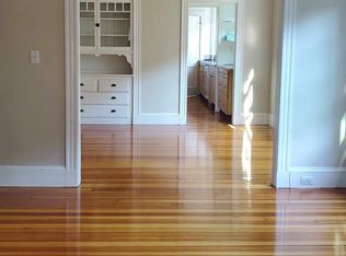 10 Oakland St #2, Newton, MA 02458