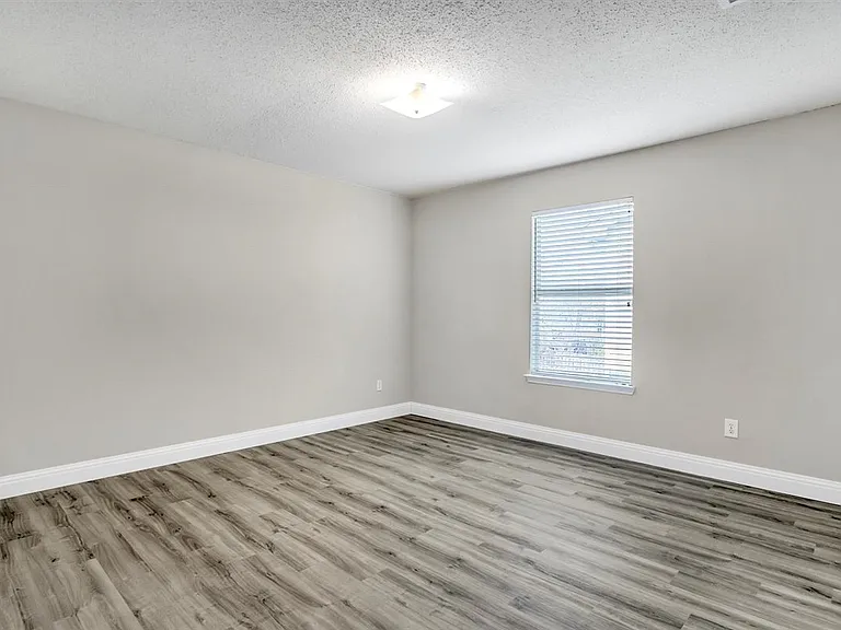 8105 Flowertree Dr — Photo 21