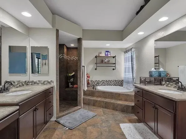 49275 Via Bolero, La Quinta, CA 92253