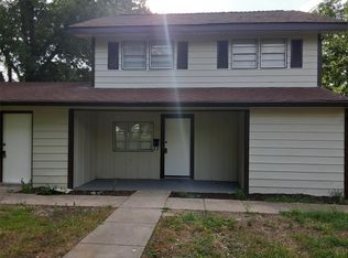 328 SW 4th St, Grand Prairie, TX 75051