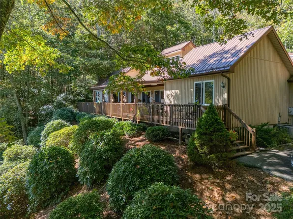 287 Leatherwood Rd, Maggie Valley, NC 28751