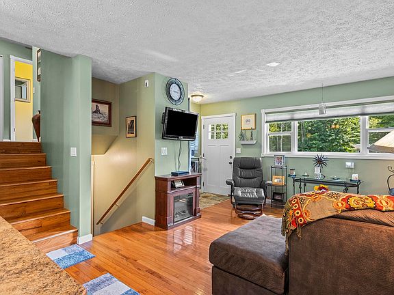 3rd image of 3961 Dogwood Dr