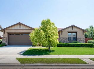 3234 Sierra Madre Ave, Clovis, CA 93619