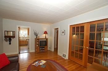 3rd image of 605 Sunnyside Ave