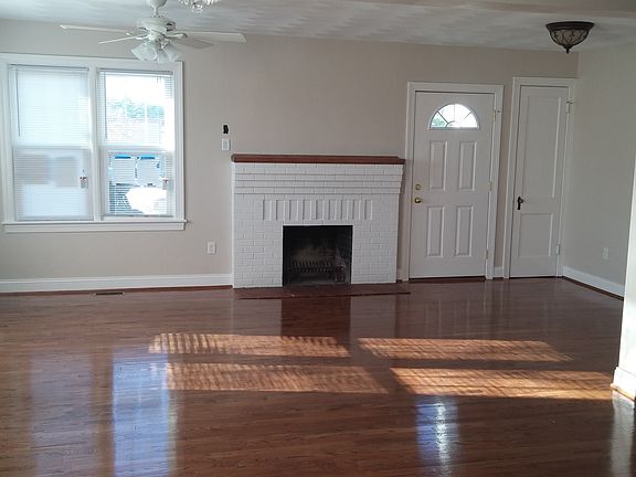 2nd image of 1416 N Main St