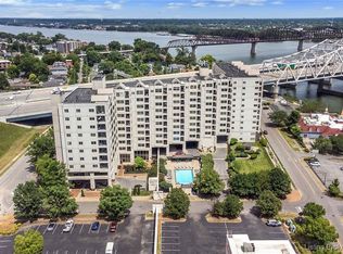 1 Riverpointe Plz #907, Jeffersonville, IN 47130