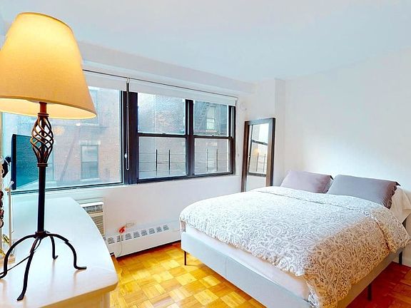 2nd image of 210 E 15th St APT 6G