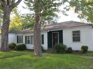 1013 Carbon Ave, Hartshorne, OK 74547