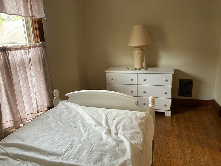 28 Petrie St #1 — Photo 14