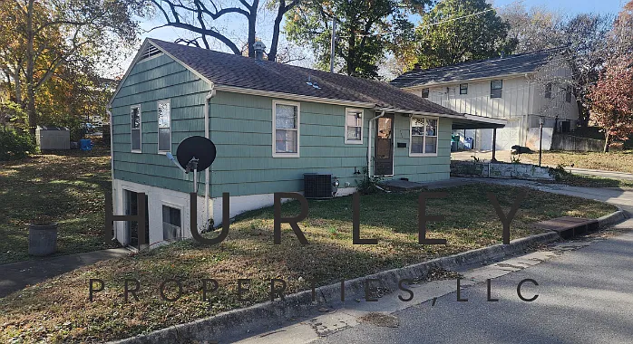 2 bed, 1000 sqft, $1,300 — Photo 2