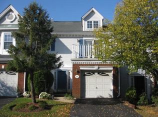 210 Amethyst Way #322, Franklin Park, NJ 08823