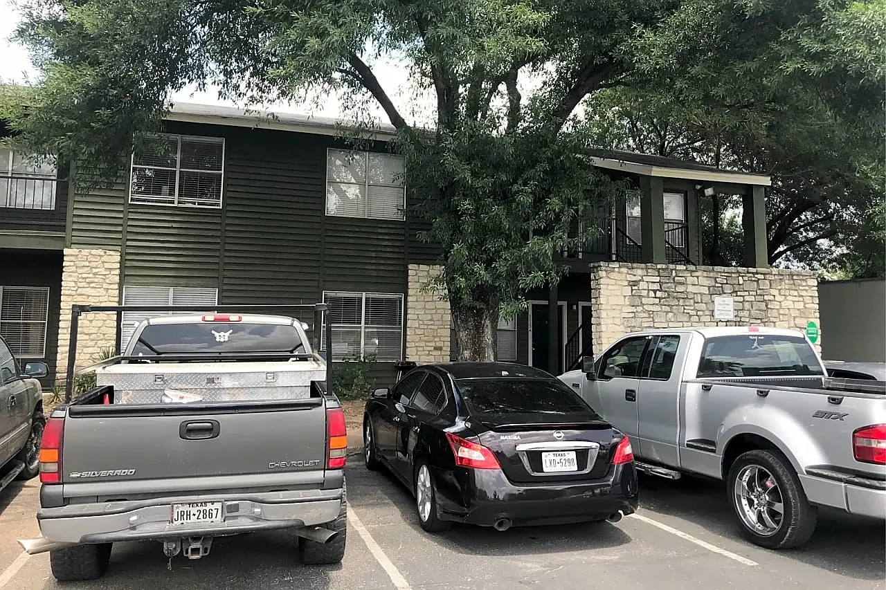 Fairfield Apartments — Photo 4