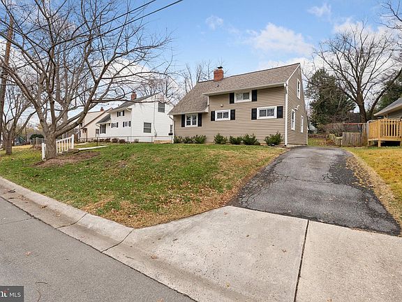3rd image of 5716 Crawford Dr