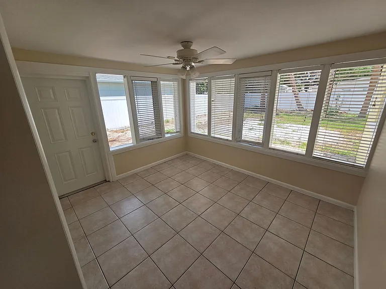 2910 W Pearl Ave — Photo 13