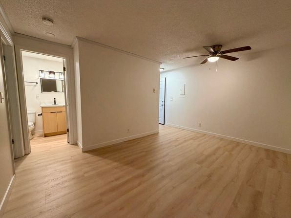 5263 15th Ave NE APT 2