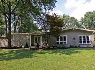 9477 Bonhomme Woods, Chesterfield, MO