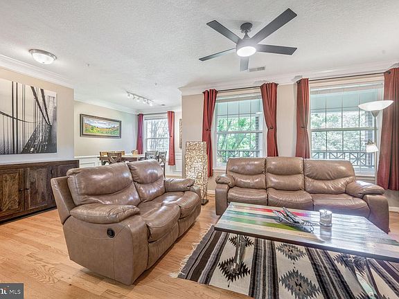 4th image of 7 Booth St Unit 202