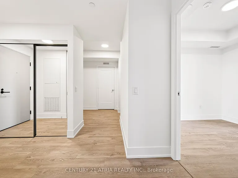 858 Dupont St #532 — Photo 12