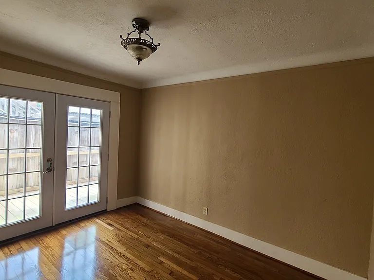 1610 Castle Ct — Photo 4