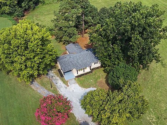 4th image of 1001 Springfield Rd