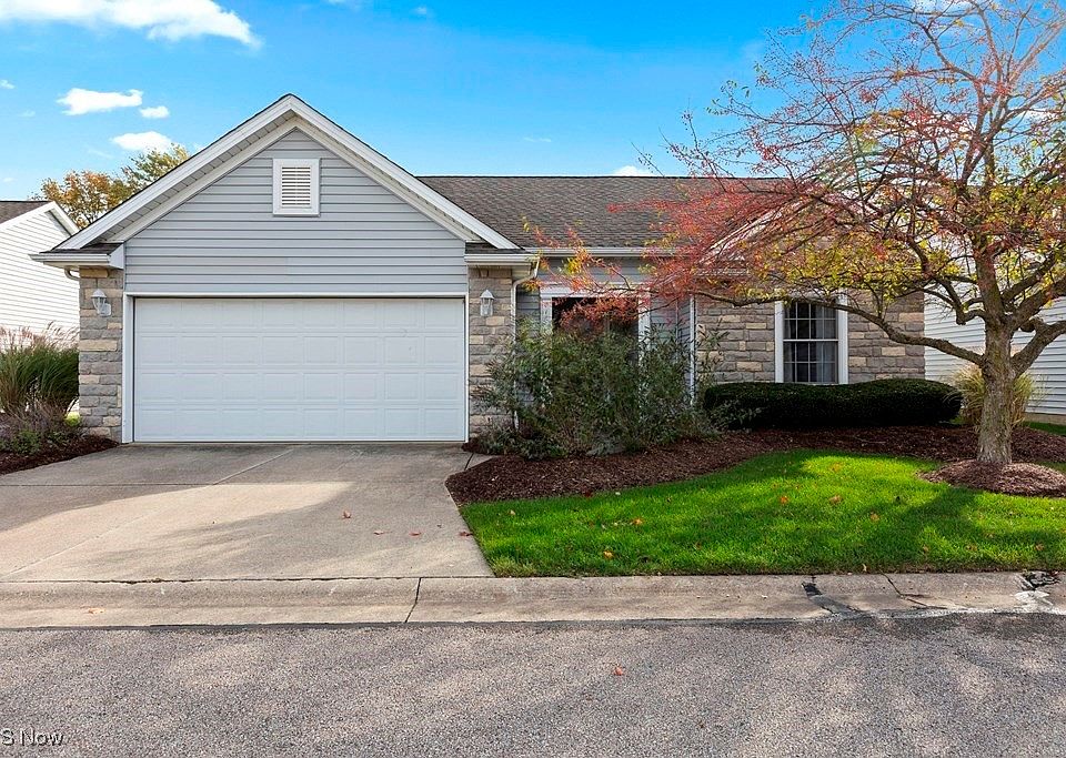 1st image of 222 Stonehedge Dr