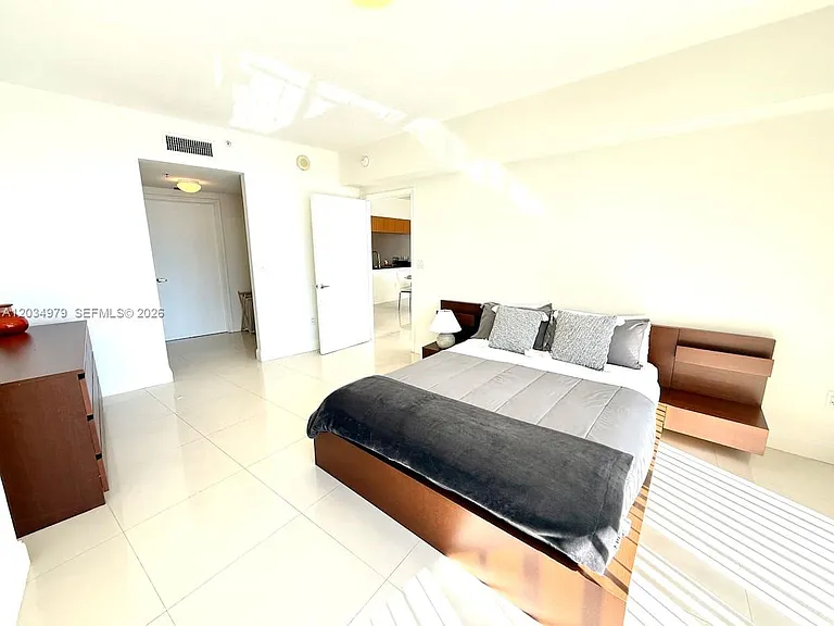 1750 N Bayshore Dr #3010 — Photo 24