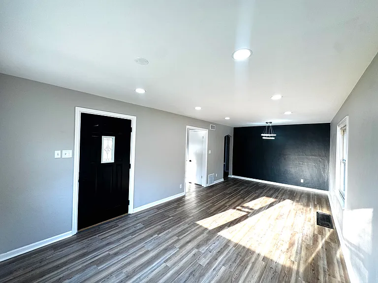 771 Durbin St — Photo 4