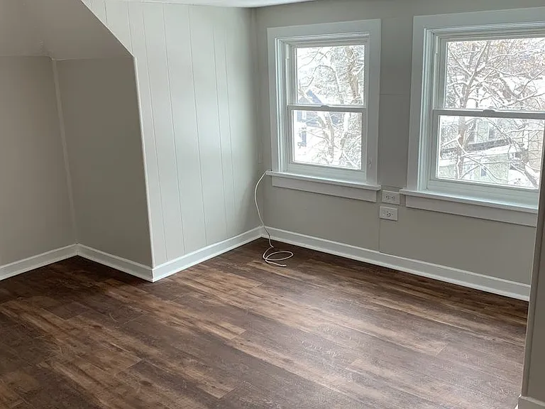 147 Meade Ave - (06120) — Photo 6