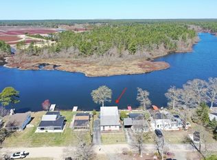 28 Agawam Dr, Wareham, MA 02571